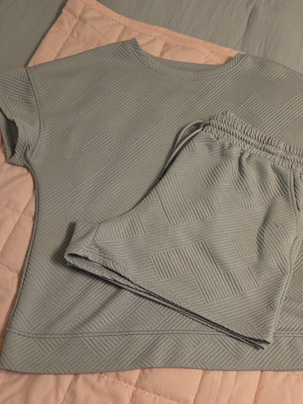 Light Gray Textured Knit Lounge Set - Top & Shorts